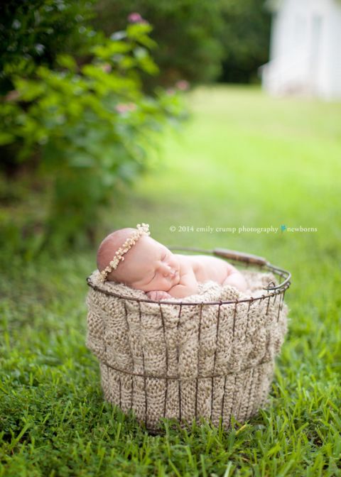 outdoor newborn photography